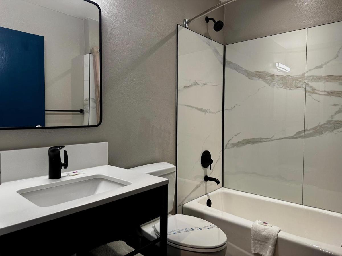 Motel 6 Indianapolis Carmel Экстерьер фото