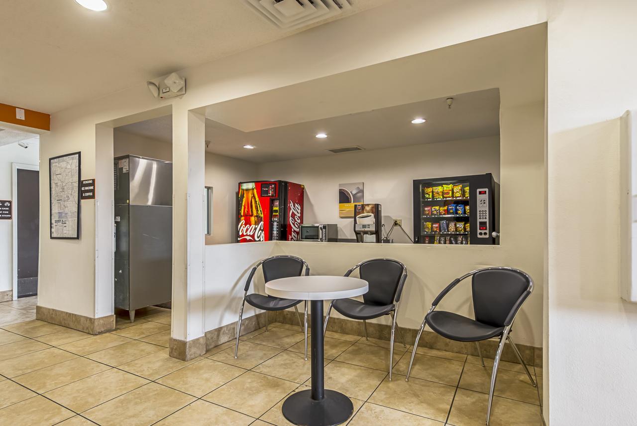 Motel 6 Indianapolis Carmel Экстерьер фото