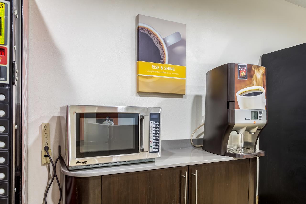 Motel 6 Indianapolis Carmel Экстерьер фото