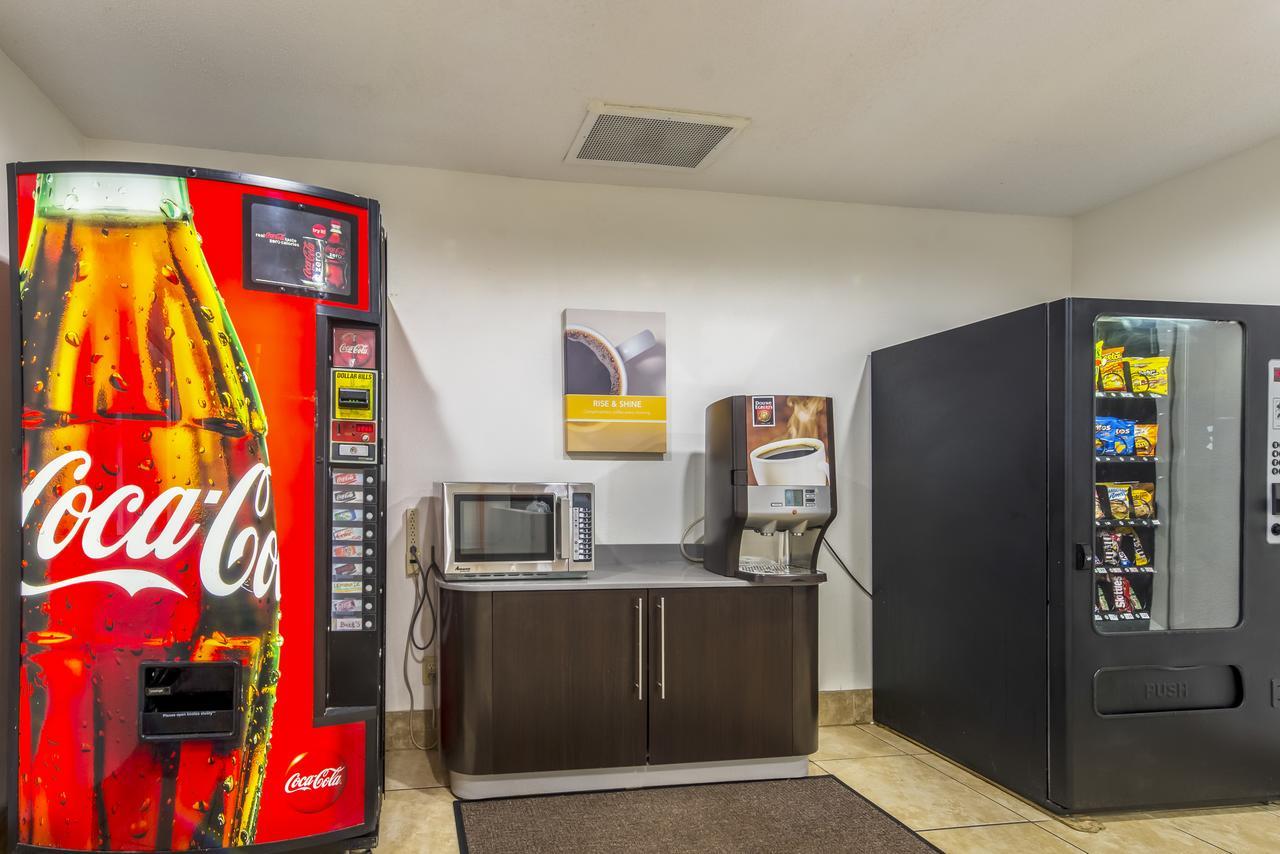 Motel 6 Indianapolis Carmel Экстерьер фото