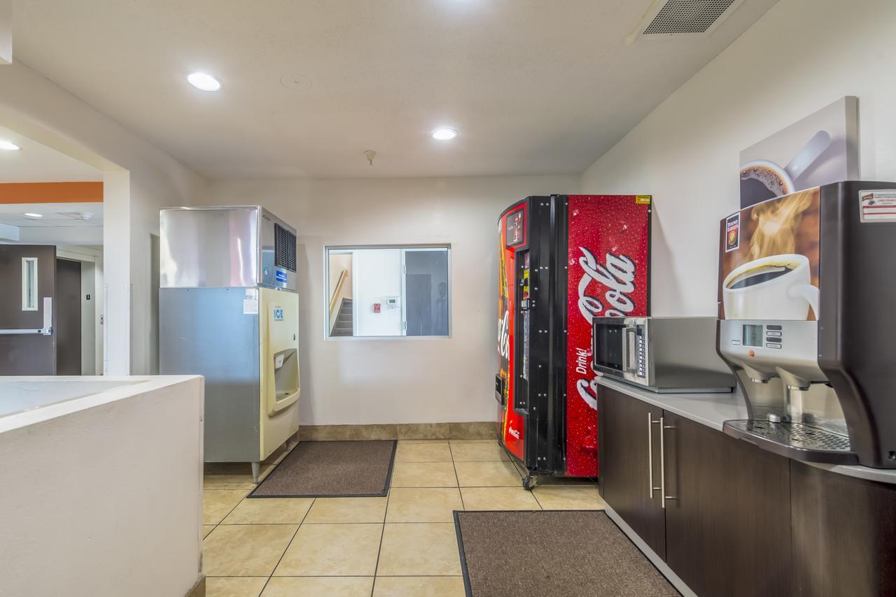 Motel 6 Indianapolis Carmel Экстерьер фото