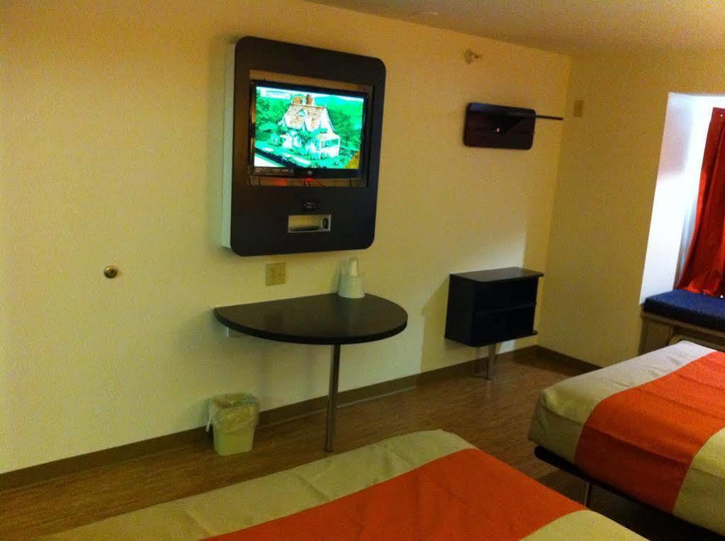 Motel 6 Indianapolis Carmel Экстерьер фото